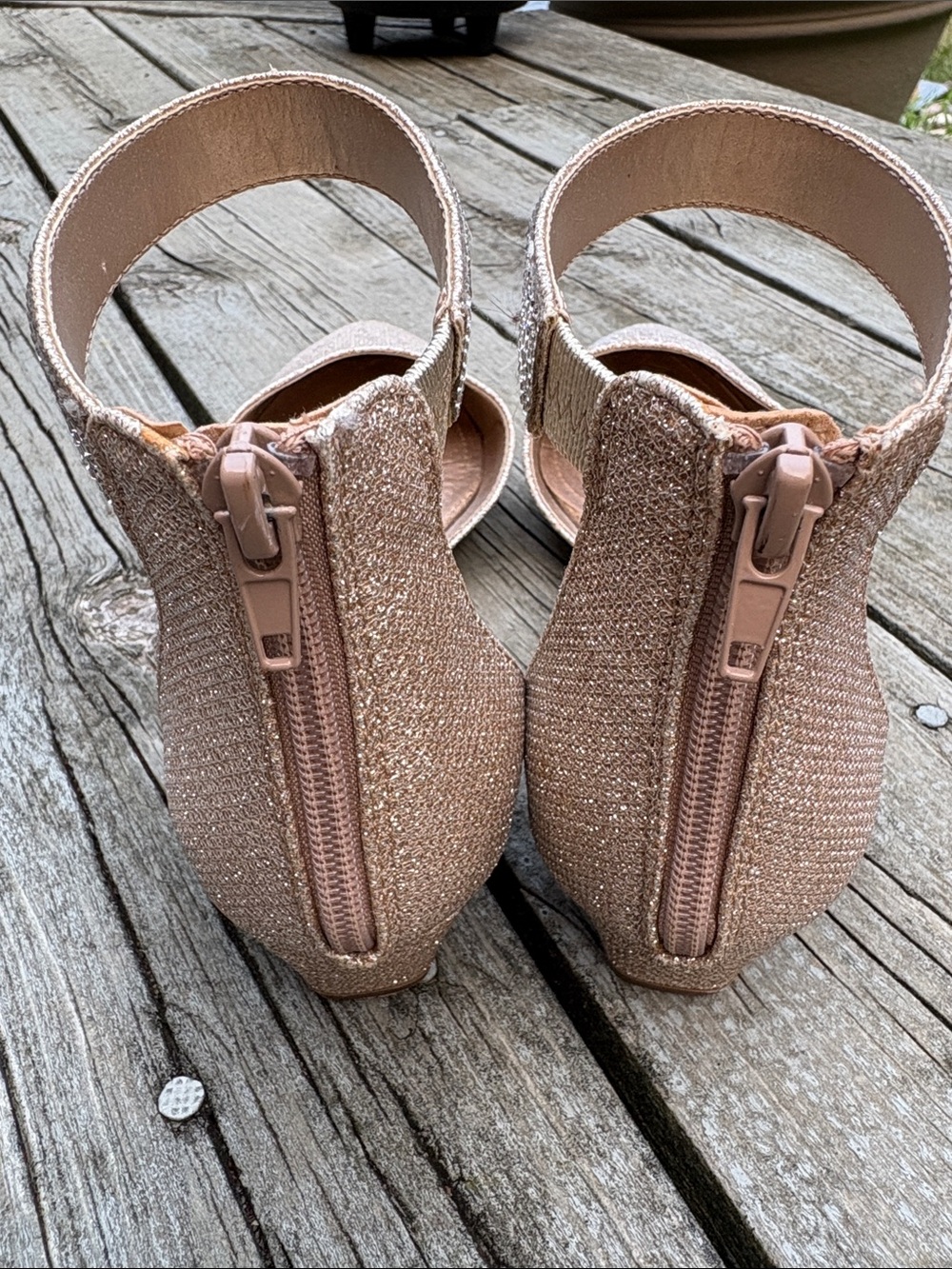 Dream Pairs Pointed Ankle-Strap Flats in Metallic Rose Gold, Size 10 - Picture 2 of 10